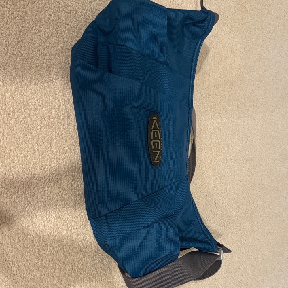 Keen Teal Crossbody Bag with Gray Strap - Picture 4 of 4